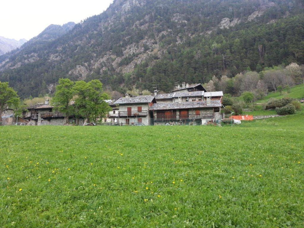 Casa Indipendente Val D'Ayas - Challand Saint Anselme Экстерьер фото
